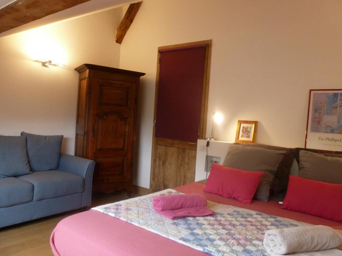 Au Cheval Blanc - Appartements Et Chambres D'Hotes Albertville Exterior photo